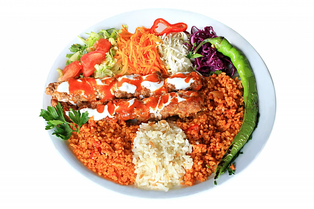 Adana Kebap mit Beilagen